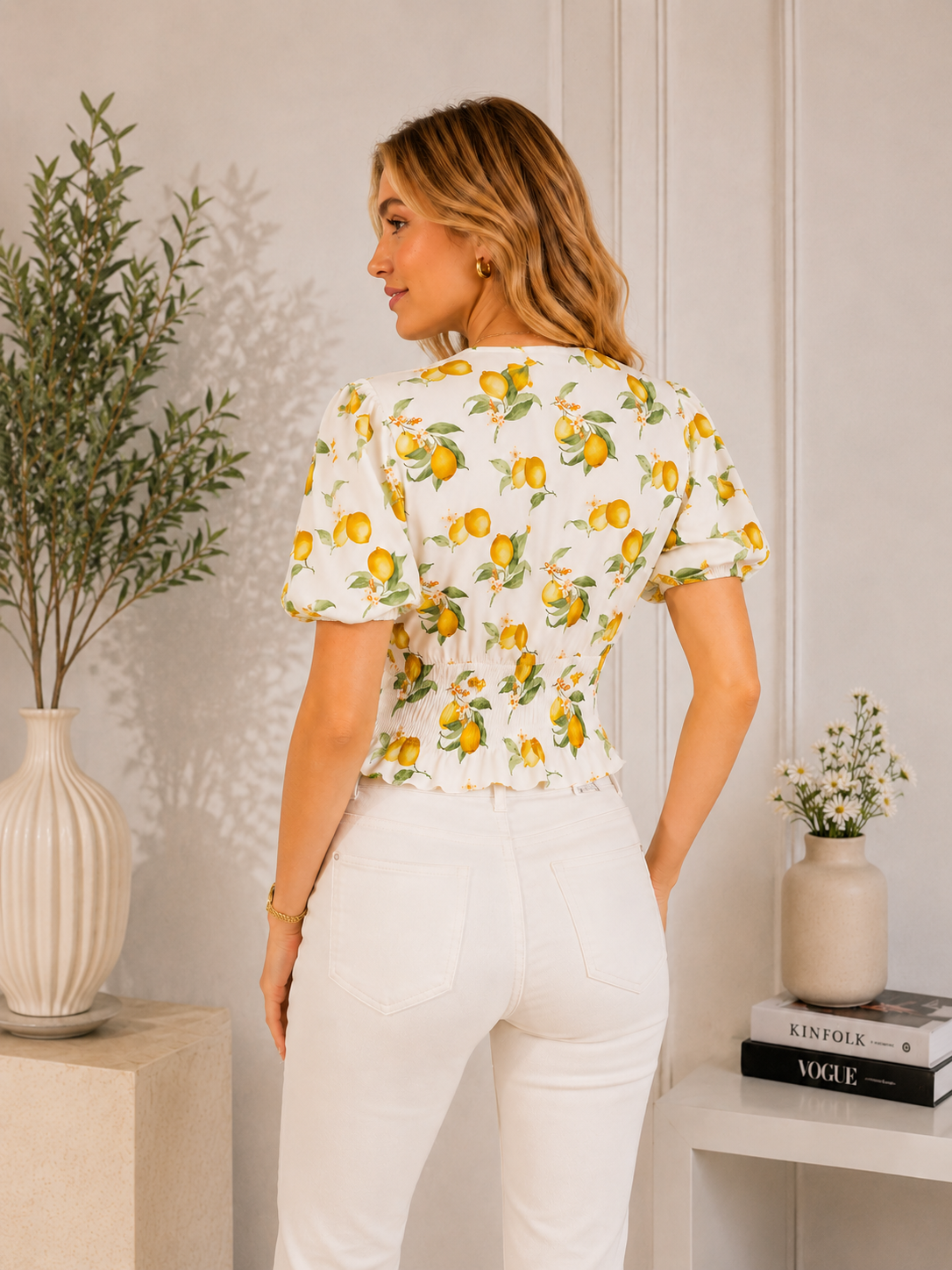 Kadın Ekru Limon Desenli V Yaka Dokuma Bluz CM26BZ00397