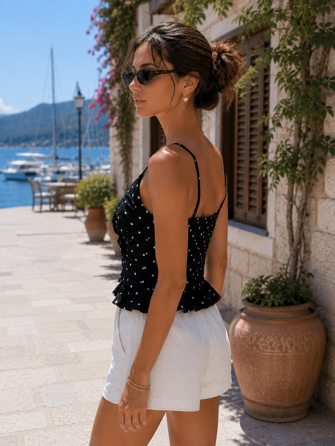 Kadın Siyah Puantiyeli Askılı V Yaka Volanlı Dokuma Bluz CM26BZ00688